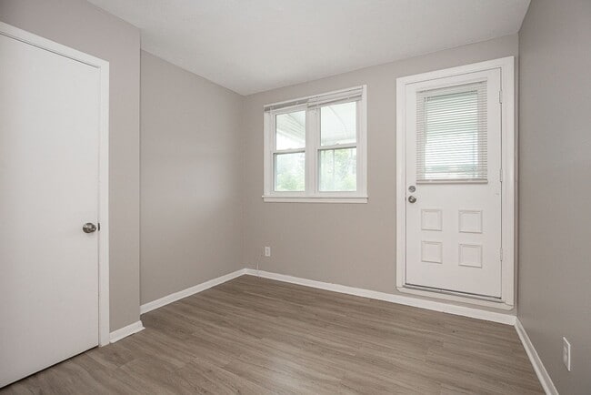 Building Photo - 4011 Dawnshire Ave