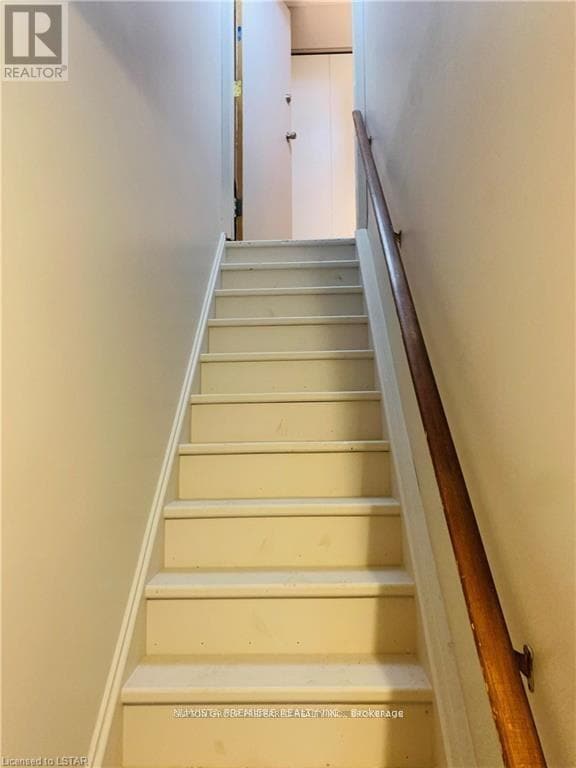 Building Photo - 7 Horn St