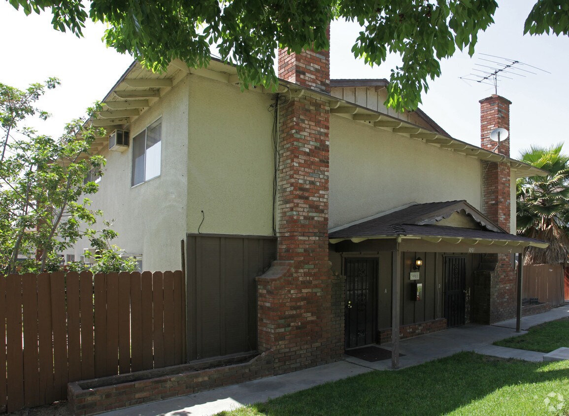 Building Photo - 3081 Canyon Crest Dr
