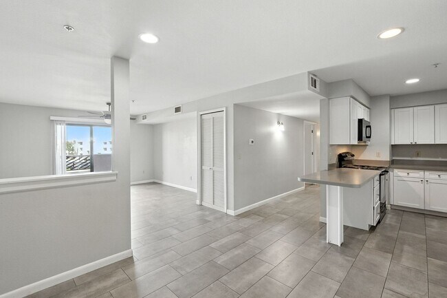 Foto del edificio - Walking Distance to ASU!