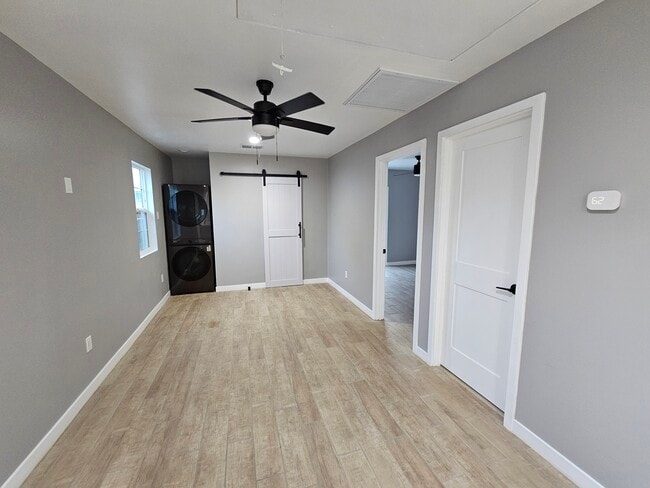 Foto del edificio - 225 Harding Ave