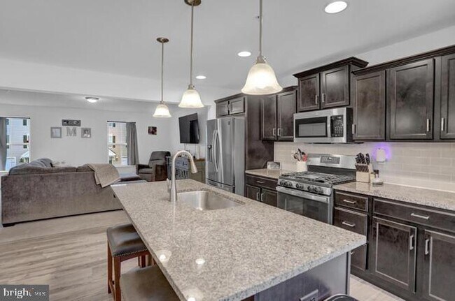 Building Photo - 8153 Lenker Dr