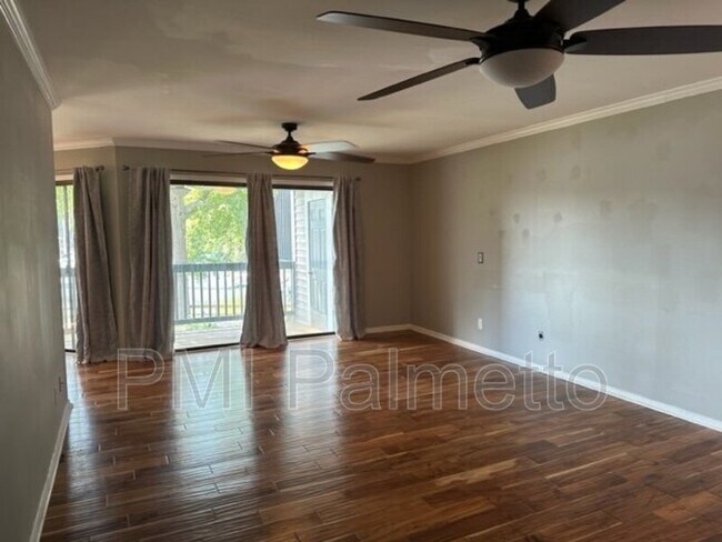 Foto del edificio - 246 Shoreline Dr