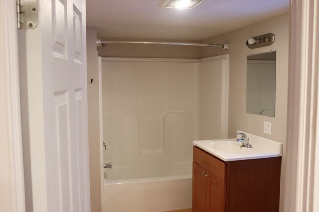 Building Photo - 311 Main St