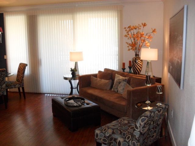 Building Photo - Meridian - Luxury 1Bdr/Bath Fully Furnished (Utilities Included)