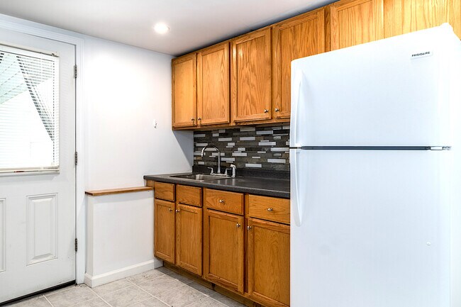Up-graded Kitchen - 30 Midrocks Dr