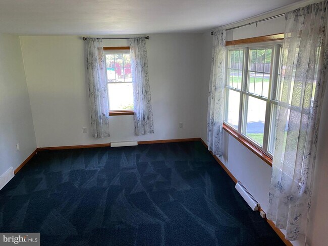 Building Photo - 1534 Chestnut Ridge Rd
