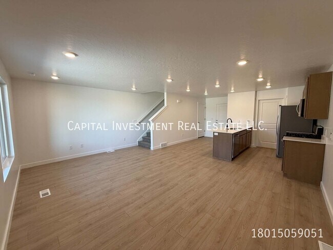 Foto del edificio - 4347 N 325 E