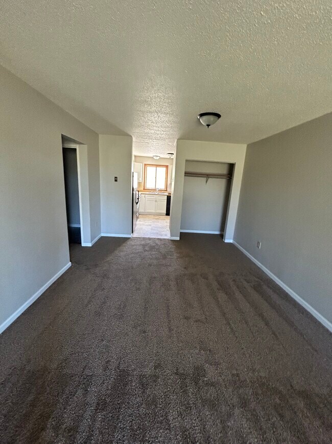 Building Photo - 2013 E Dakota Pkwy