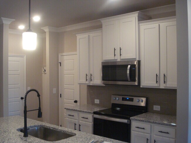 Foto del edificio - 4717 Cypress Park Dr