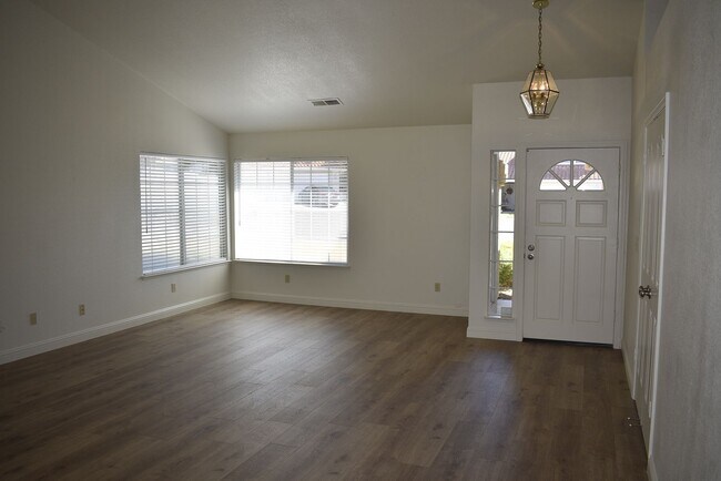 Building Photo - 8509 El Lindo Ct