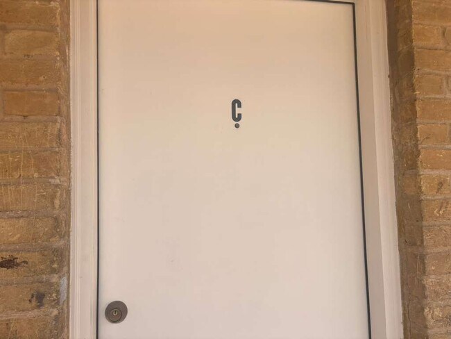 Foto del edificio - 4018 San Agustin Ave