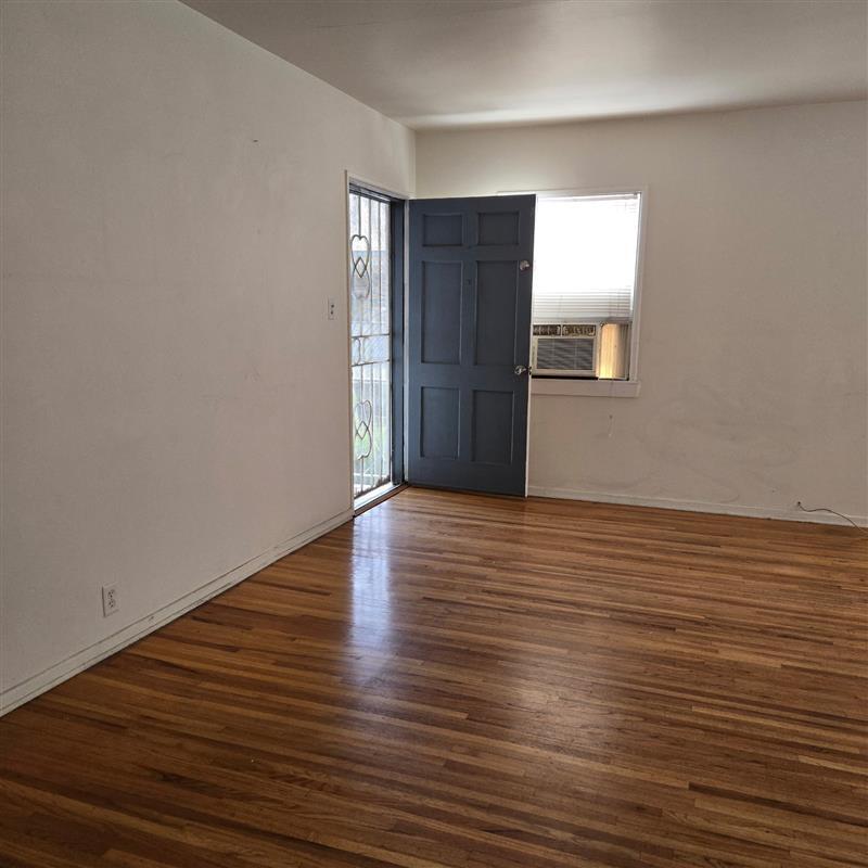 Foto principal - 6314 Vineland Ave