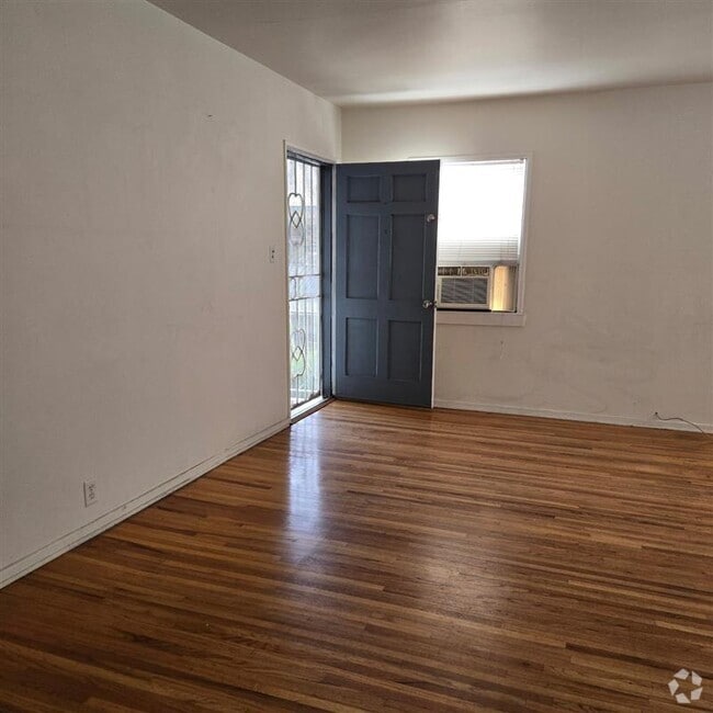Building Photo - 6314 Vineland Ave
