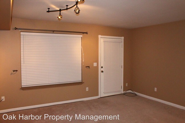 Building Photo - 2 br, 1.5 bath House - 915 SW Kimball Dr A2