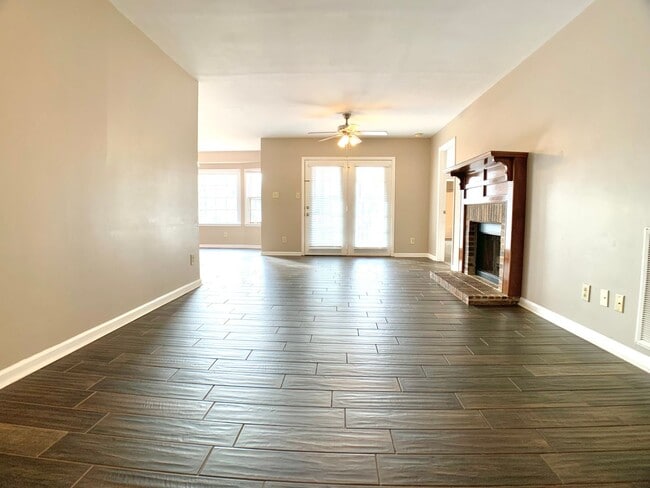 Foto del edificio - 3310 Mallard Dr