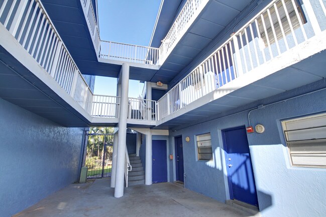 New Castle Lake Apartments Miami Fl Building Photo New Castle Lake