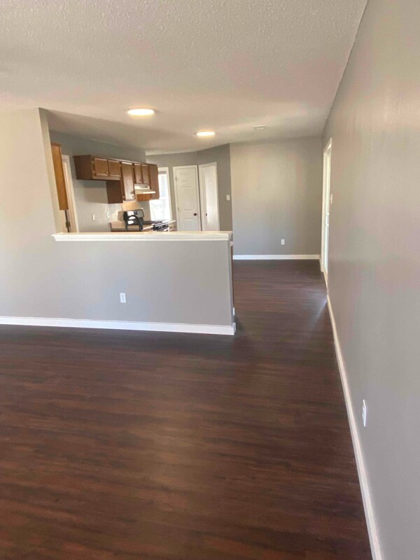 Foto del edificio - 1205 Copper Creek Dr