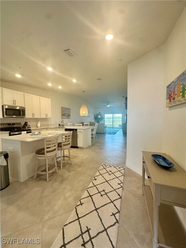 Building Photo - 15265 Grn Acrs Ave