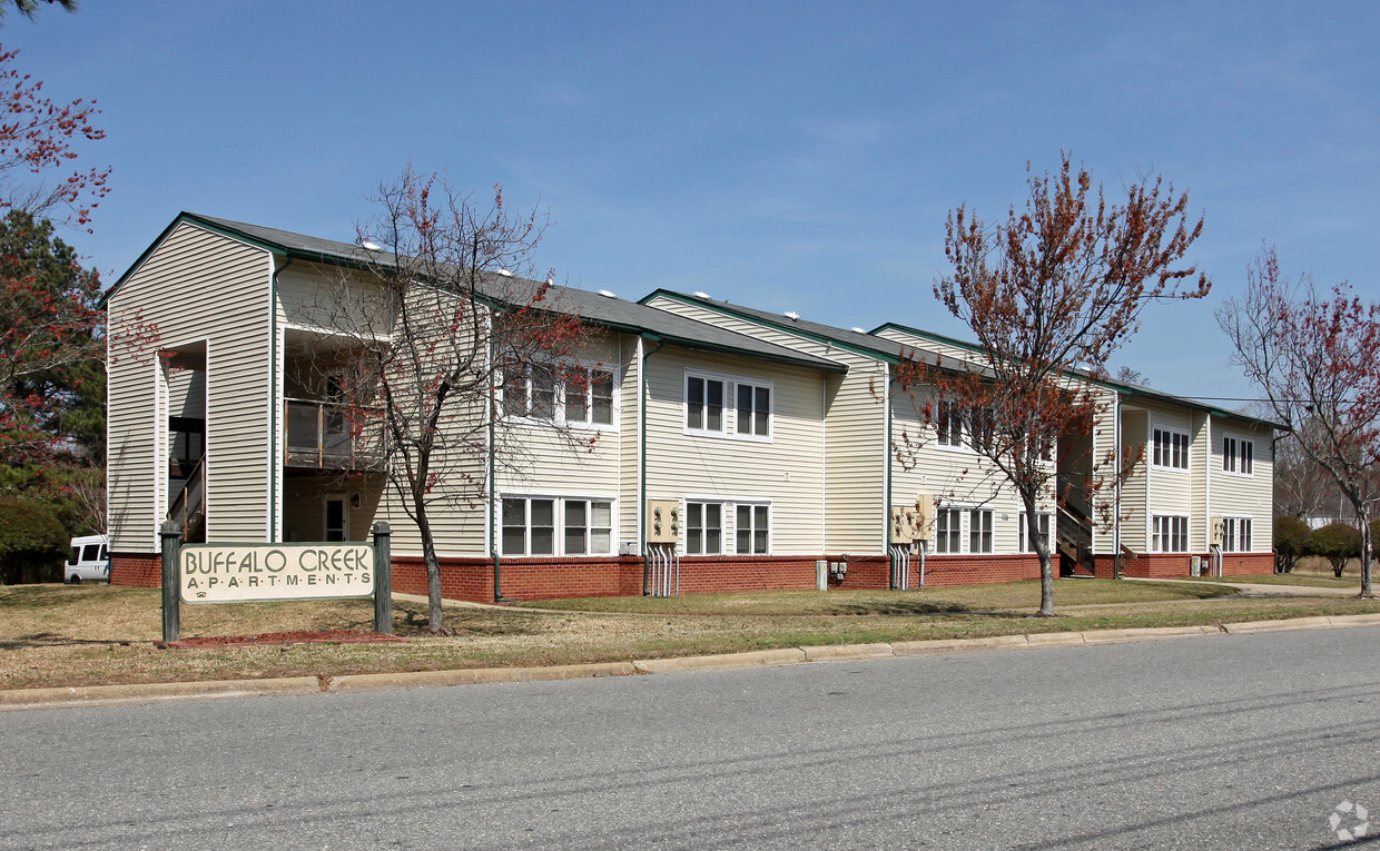 Primary Photo - Buffalo Creek Apartments