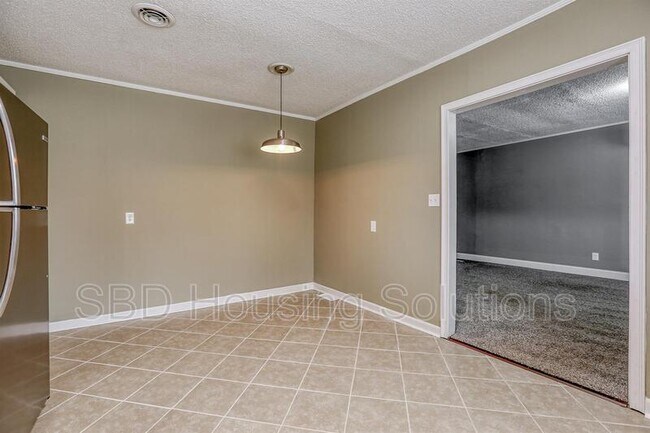 Foto del edificio - 1027 E Parker Ave