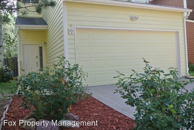Building Photo - 4 br, 3.5 bath House - 66 Mineola Court