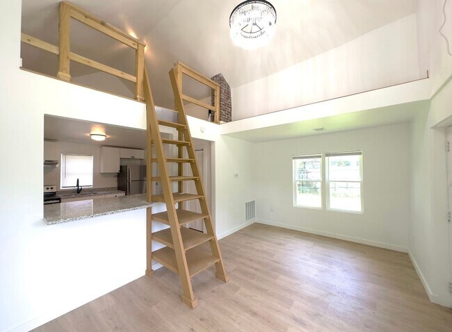 Building Photo - 1214 S Lincoln St