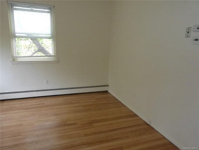 Building Photo - 6 Duryea Pl