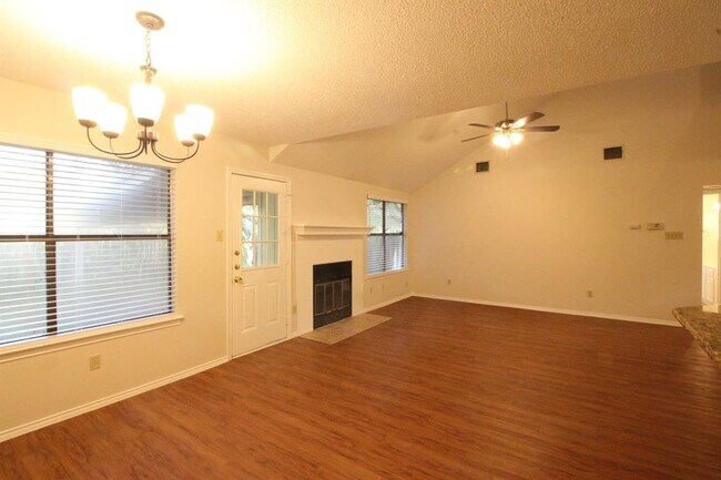 Foto del edificio - 8202 Los Ranchos Dr