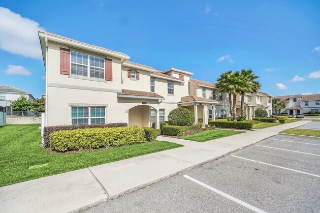 Building Photo - Pool Home in Davenport now available for r...