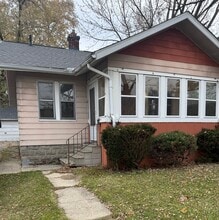 Building Photo - 2414 Mallery St