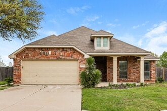 Building Photo - 1101 Saddle Ct