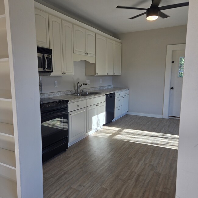 Kitchen - 454 W Wisconsin Ave