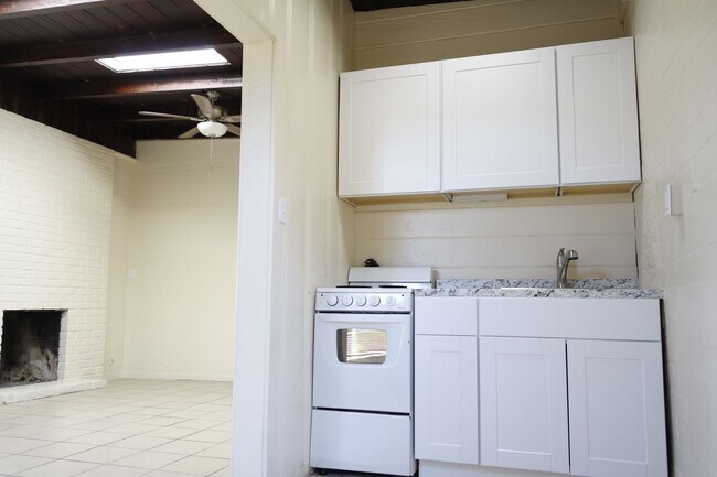 Foto del edificio - 2531 N Winstel Blvd