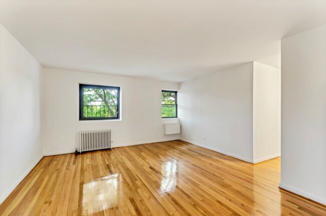Foto del edificio - 205-16 42nd Ave