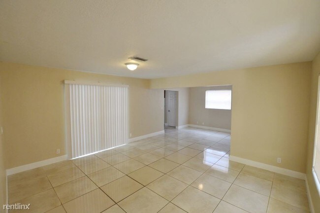 Building Photo - 3132 NW 42nd St