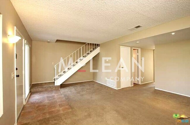 Foto del edificio - Spacious 4-Bedroom Condo in Indian Canyon Gardens – Palm Springs Living at Its Best!