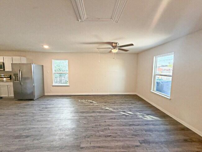 Foto del edificio - 2718 Bernuda, San Antonio, TX 78222