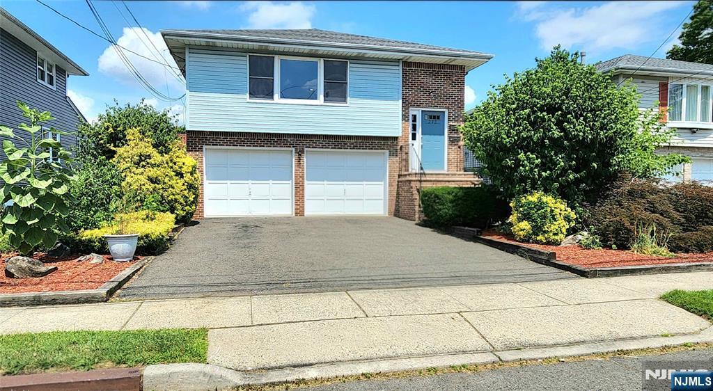 Primary Photo - 223 Miller Ave