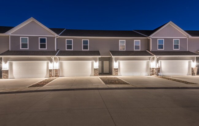 Building Photo - Twin Gates Townhomes