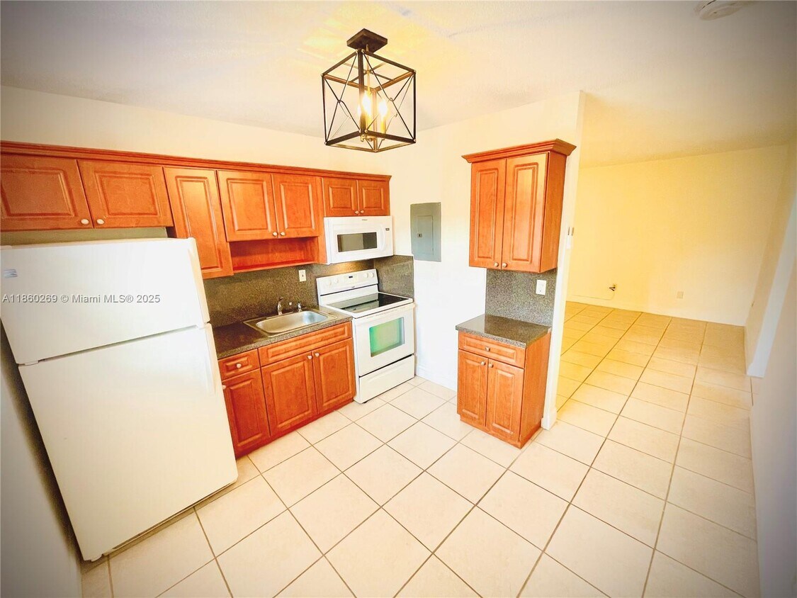 Primary Photo - 47 NW 47th Ave