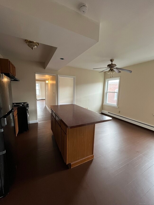 Building Photo - 314 High St