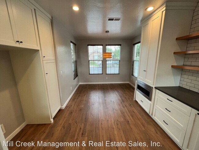 Foto del edificio - 3 br, 3 bath House - 3211 N. Memory