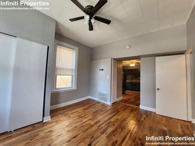 Foto del edificio - 3838 S Sacramento Ave