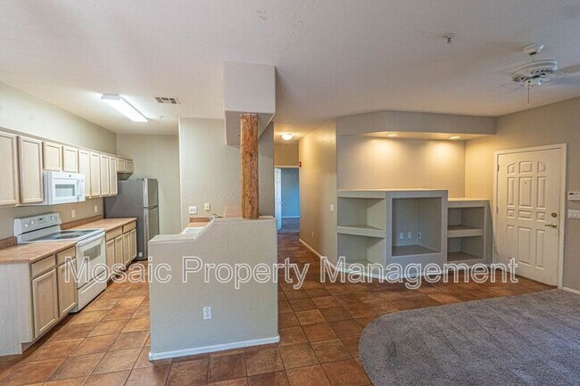 Foto del edificio - 1351 N Pleasant Dr