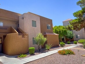 Building Photo - 6869 Tamarus St