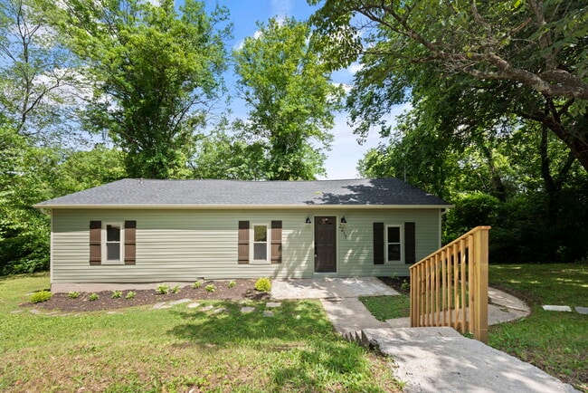 Building Photo - 2217 Cityview Ave