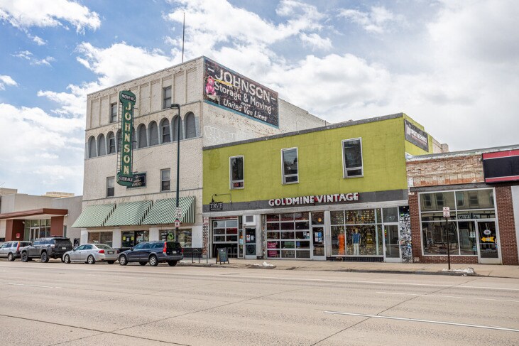 Primary Photo - 227 N Broadway