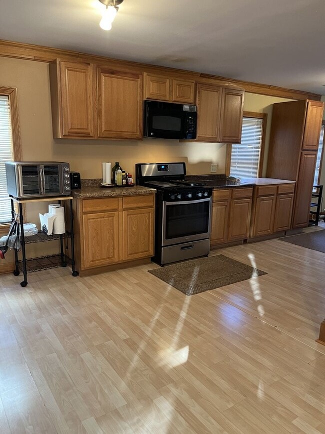 Building Photo - Fantastic 1 BR 2BA Home for Rent Near Brady Street