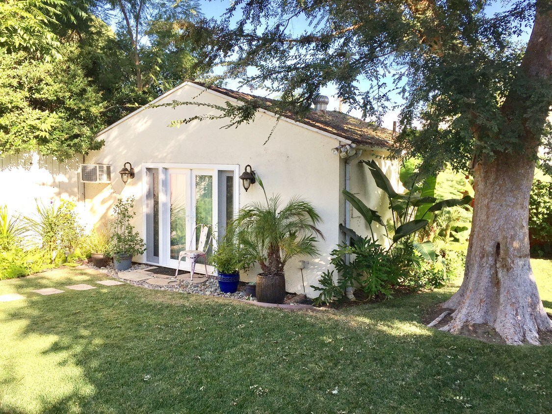 Foto principal - 14669 Valley Vista Blvd